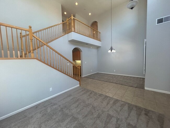 Building Photo - 5801 Eisenhower Dr