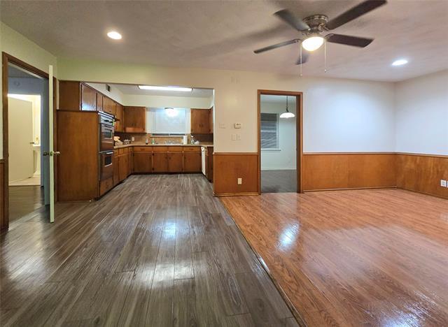 Building Photo - 648 Penguin Dr