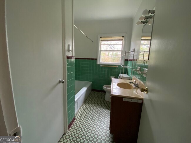 Building Photo - 225 S Myrtle St