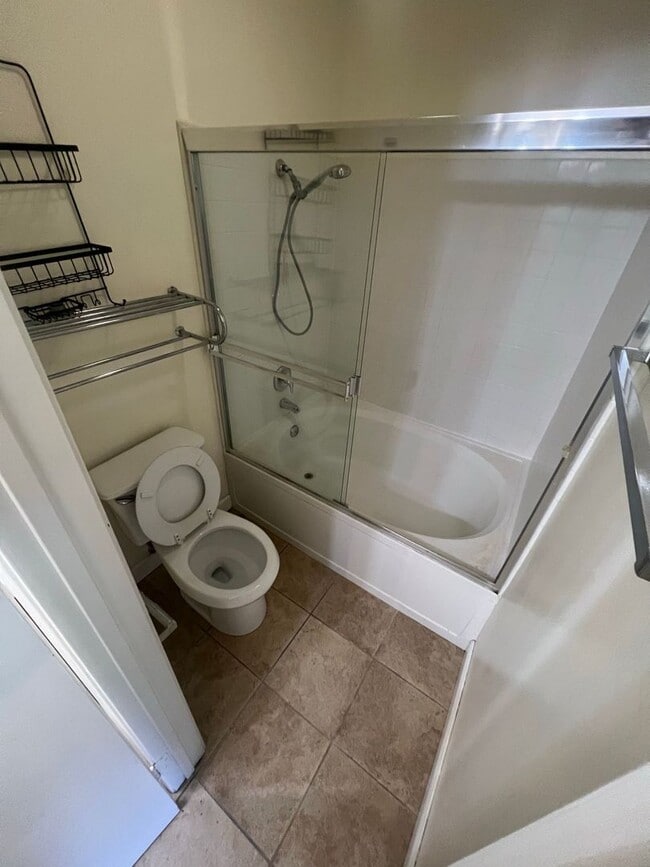 Building Photo - **Charming 1bed 1bath Condo located in the...