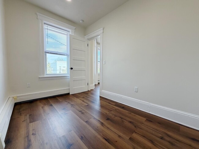 Building Photo - 1918 Kerrigan Ave