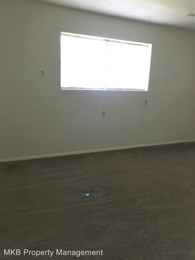 Building Photo - 709 Drew Ave NE