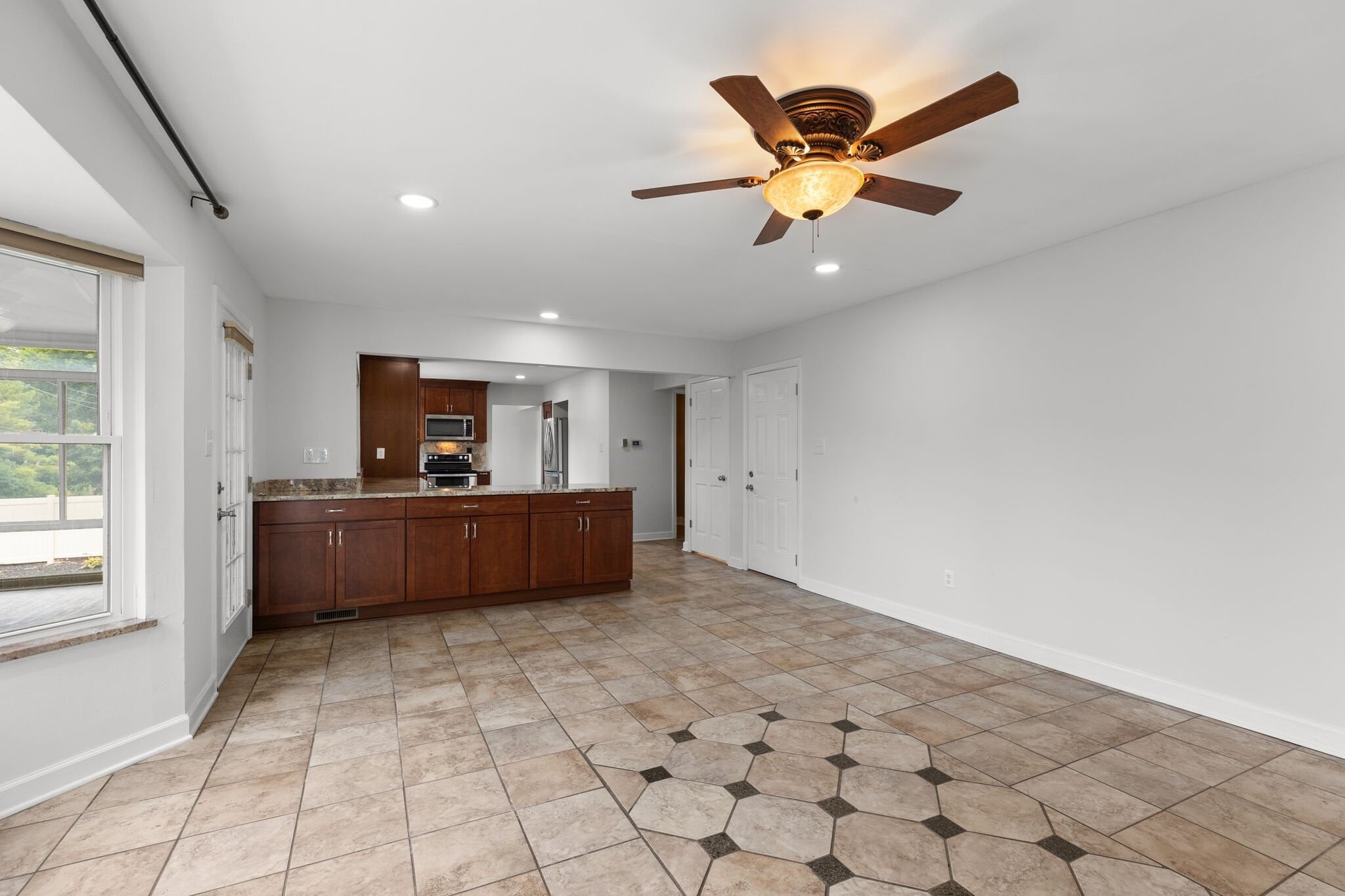Building Photo - 701 Oak Run Ln