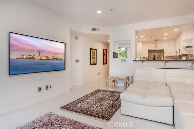 Building Photo - 1500 E Ocean Blvd