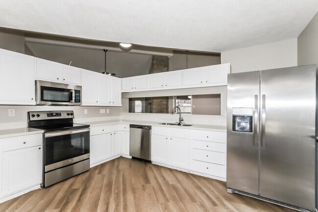 Building Photo - 2406 Heathergold Dr