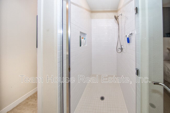 Building Photo - 27466 Mercantile Ct