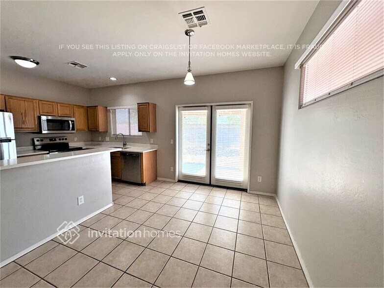 Building Photo - 6367 W Pontiac Dr