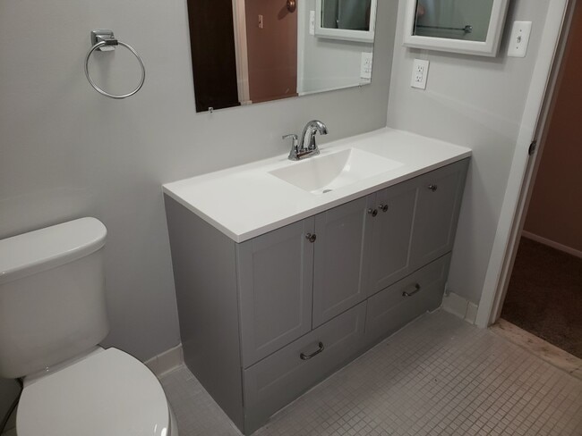 Building Photo - 24694 Creekside Dr