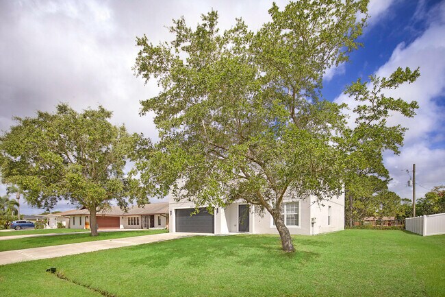 Building Photo - 617 SE Karrigan Terrace