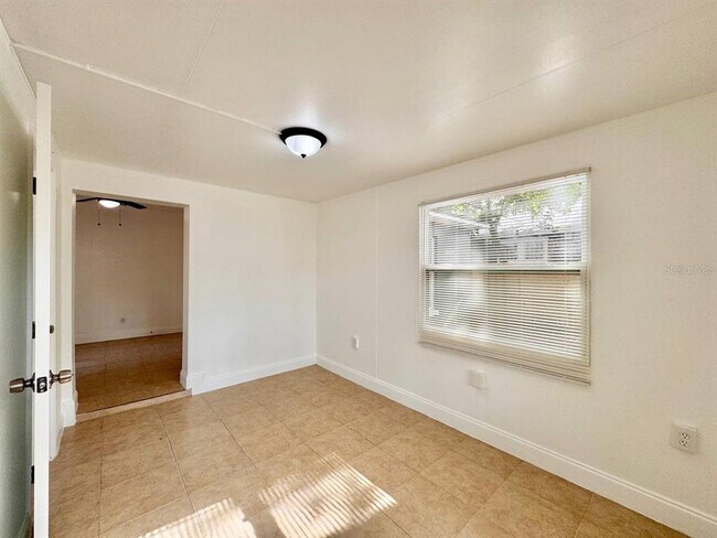 Building Photo - 8108 N 11th St