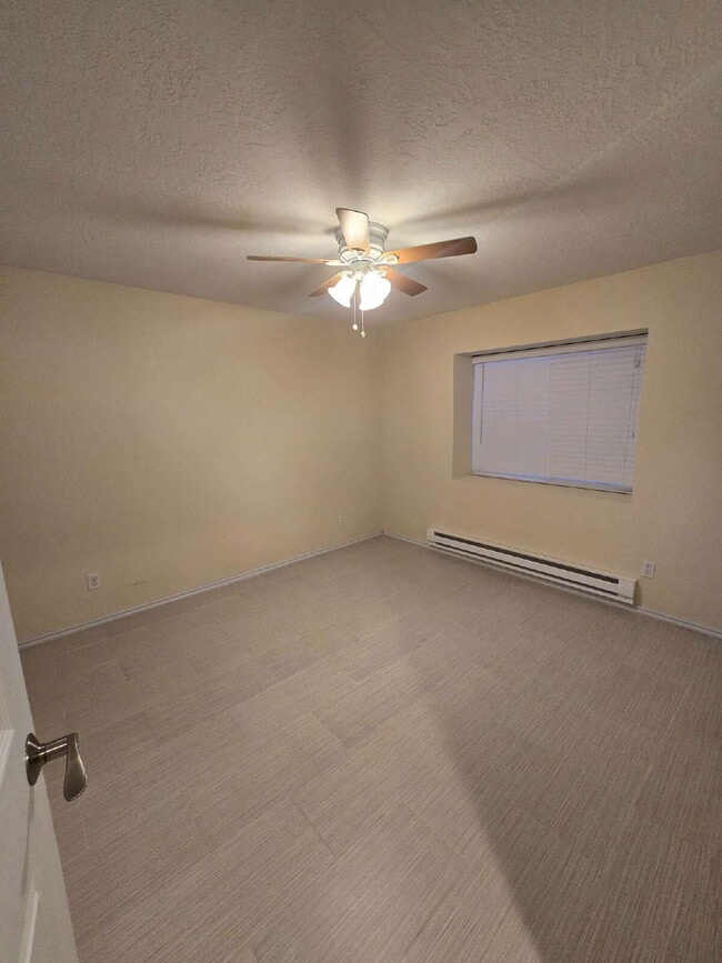 Building Photo - "Single Family Home with Incredible View!"