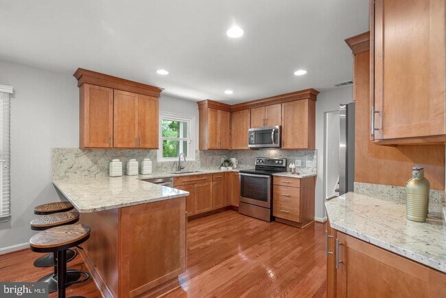 Building Photo - 9428 Meadow Shire Ln