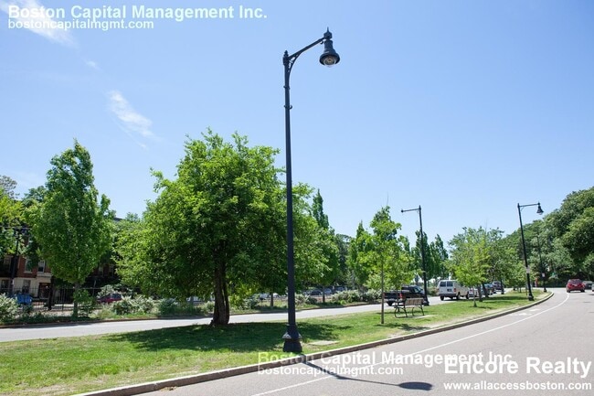 Building Photo - 1743 Commonwealth Ave