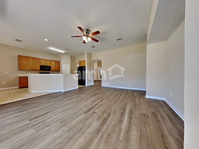 Building Photo - 3108 Silverado Cir