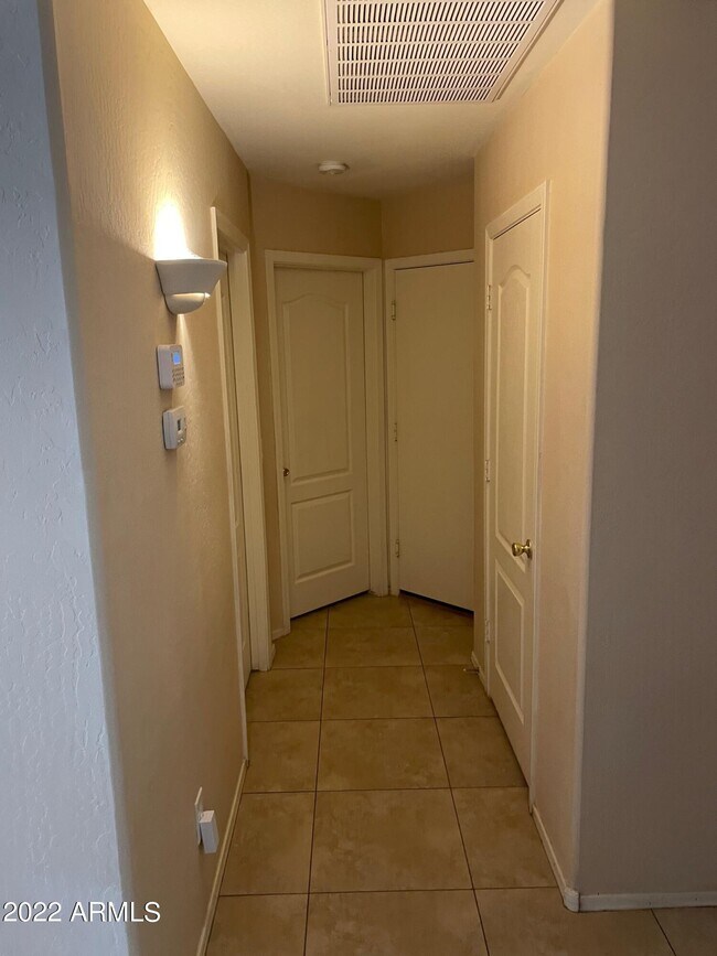 Building Photo - 25088 W Dove Cir