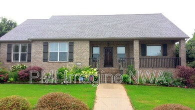 Building Photo - 4747 Mayflower Ct