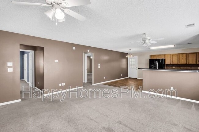 Building Photo - 135 Thistle Rd
