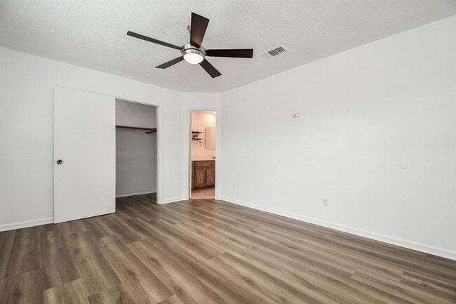 Building Photo - 6622 Kearney Dr