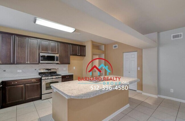 Building Photo - Available Now: 3 bed/2 Bath in Desirable B...
