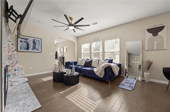 Building Photo - 5011 Longview Walk