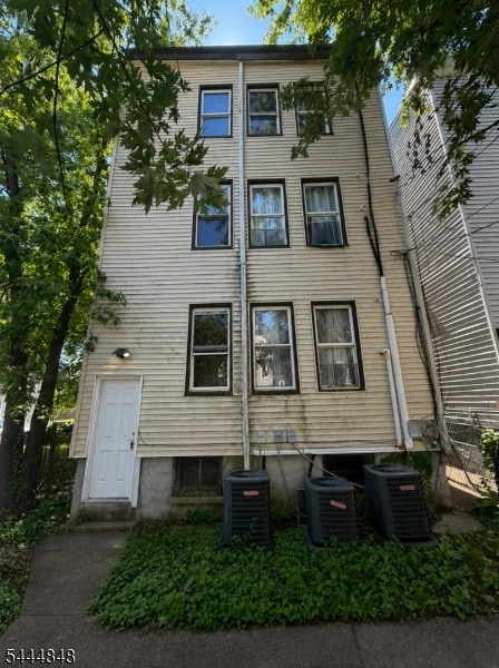 Building Photo - 217 N 15th St