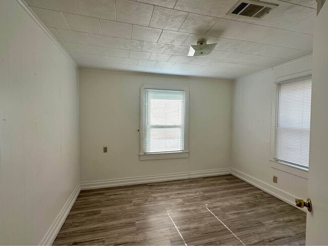 Building Photo - 648 Ave H