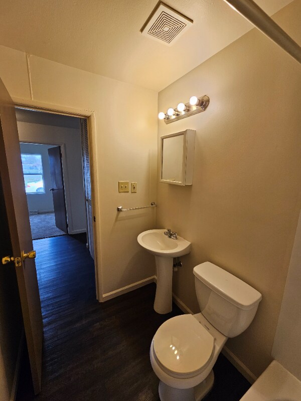 Building Photo - 5 Hanover Ln
