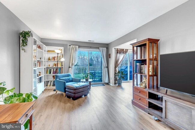 Building Photo - 44 Coriander Dr