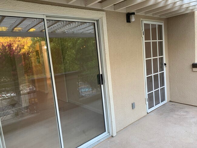 Building Photo - 676 Encore Way