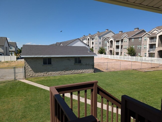 Building Photo - July FREE! Renovated 5-Bed Home + Optional...