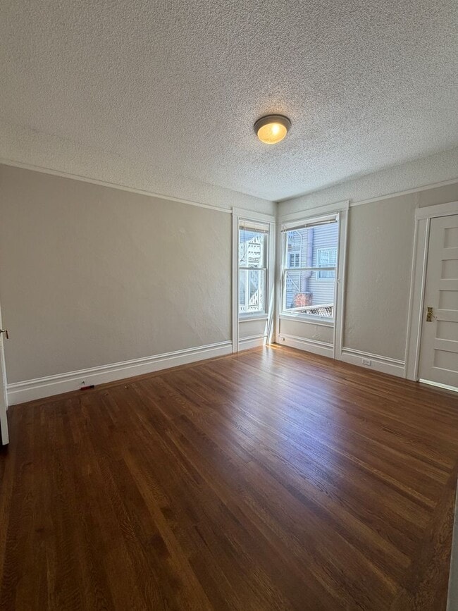 Building Photo - 2649