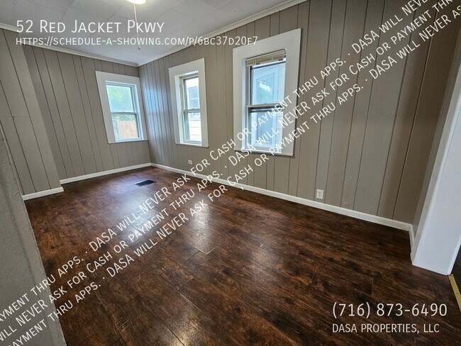 Building Photo - 52 Red Jacket - 4 Bed / 1 Bath