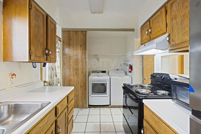 Building Photo - 2228 S Jasper Way