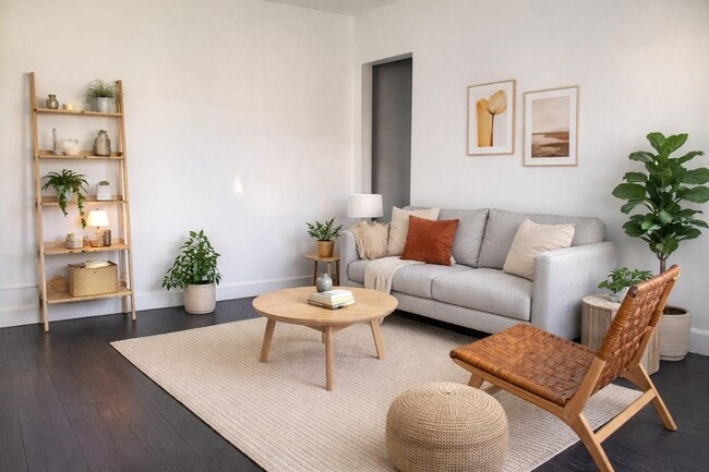 Building Photo - 124 Dawes Ave