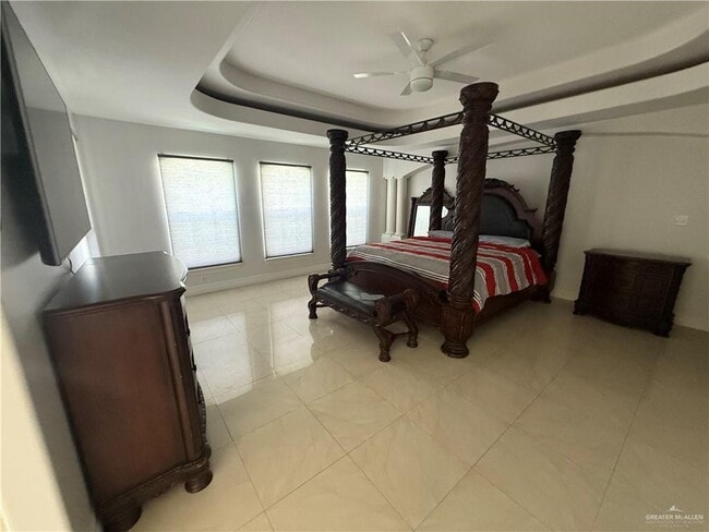 Building Photo - 16 El Jardin St