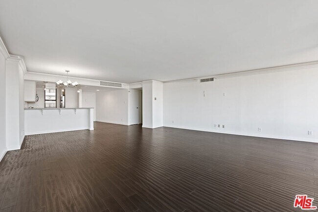 Building Photo - 4316 Marina City Dr