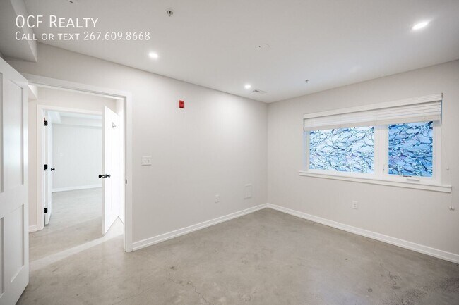 Building Photo - 1331 N Randolph St