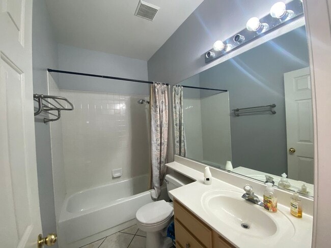 Building Photo - Henderson Cutie