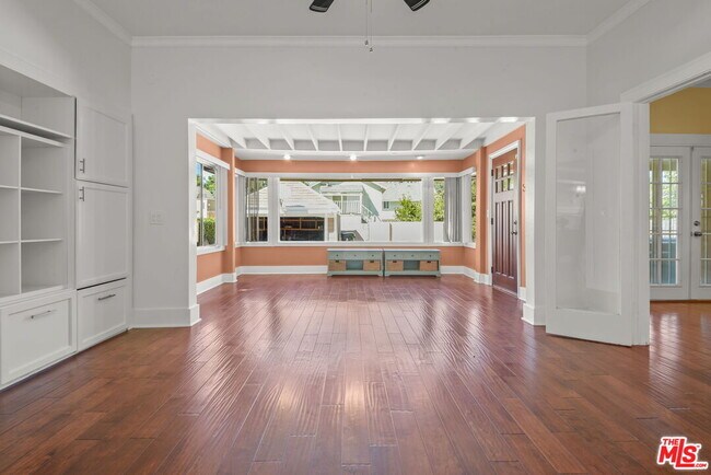 Building Photo - 975 Westchester Pl