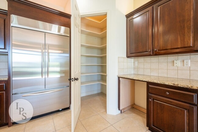 Building Photo - Move in by September 1st and get the rest of August FREE! Tuscan Bluffs at Copper River - Granvil...