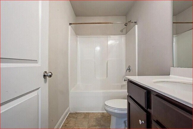 Building Photo - 2508 Fallenleaf Ct NE