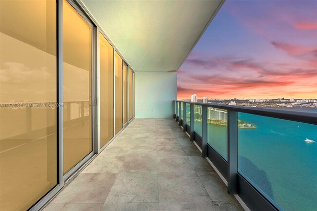 Building Photo - 1331 Brickell Bay Dr