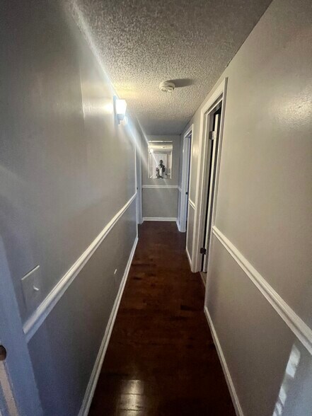 Building Photo - 333 Chapman Rd