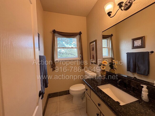 Building Photo - 4726 Abbey Hill