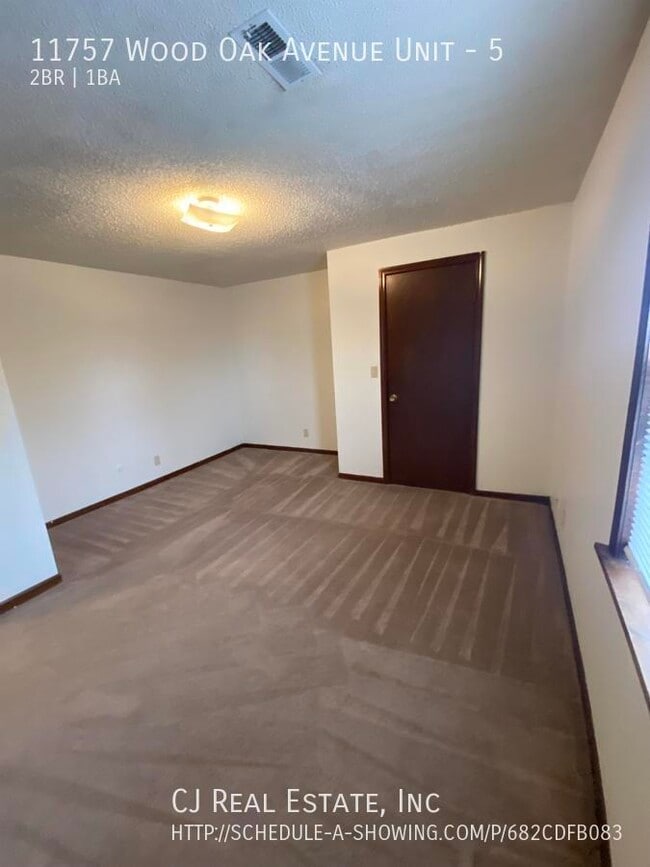 Building Photo - 11757 Wood Oak Ave