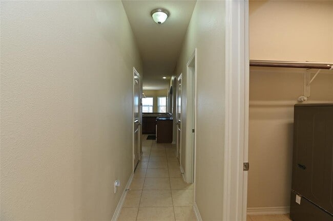 Building Photo - 5215 Field Briar Ln
