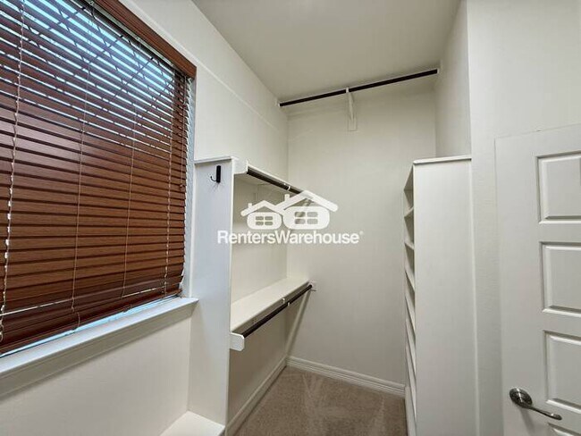 Building Photo - Beautiful 4 Bedroom Home just South of TCU!!!