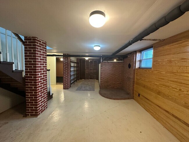 Building Photo - House in Bedford with Lot of Outdoor Space.