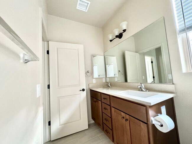 Building Photo - 3BR/2BA/2CG, 1570 sq.ft. rental built in 2022 in Sierra Vista, AZ