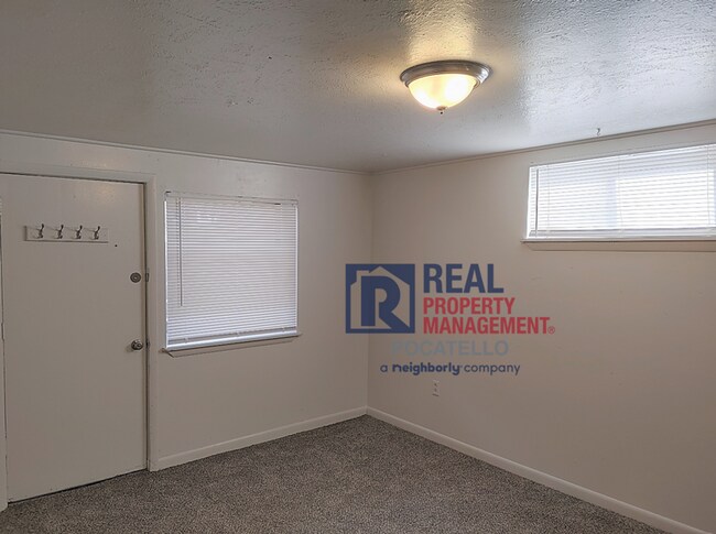 Building Photo - 355 S Hayes Ave